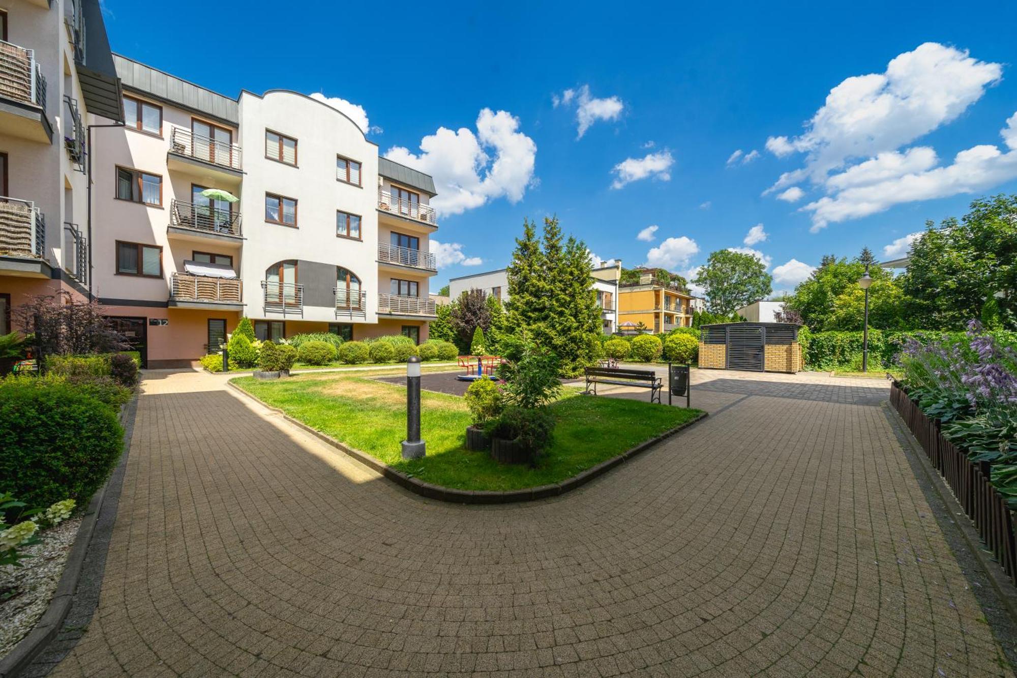 Apartament Wlochy With Workspace - By Rentujemy
